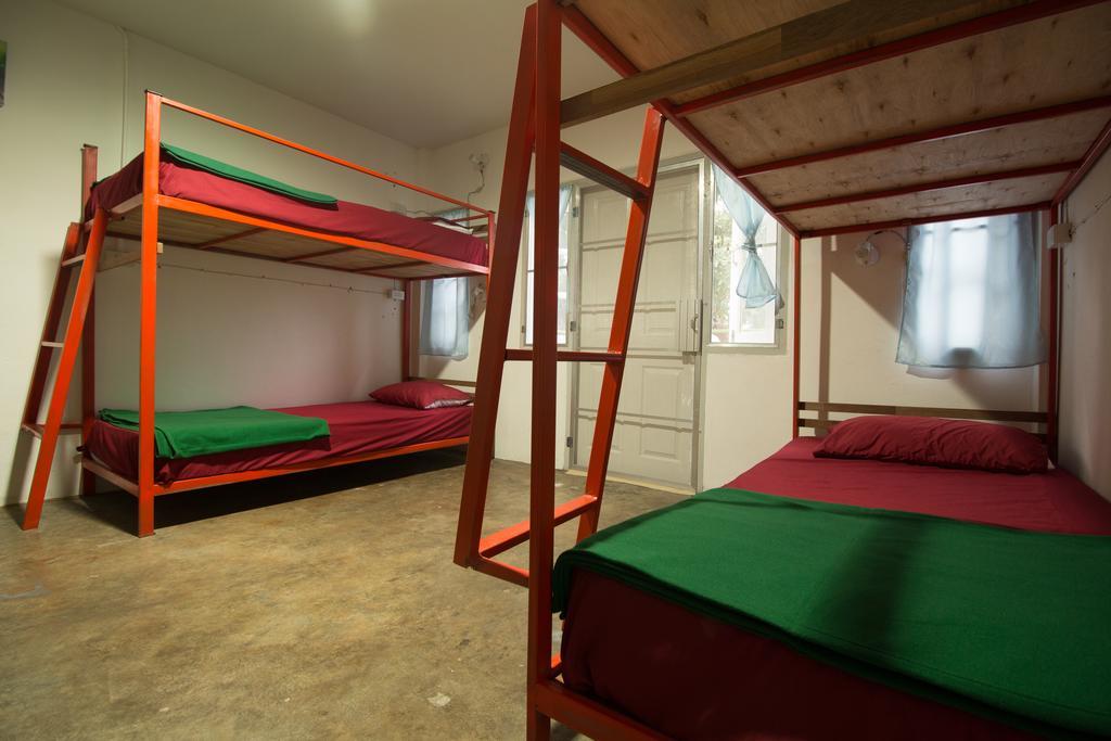 Hug Chang House Чиангмай Екстериор снимка